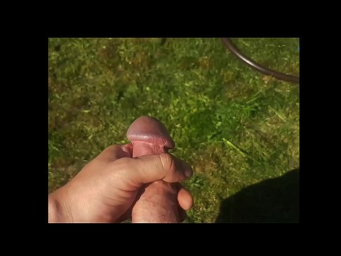 ❤️ Una guapa calenta es folla el seu cony rosa i es corre amb un esquitxat en un jardí d'estiu ❤❌ Putes a nosaltres ca.drpornofilme.ru ❌️❤