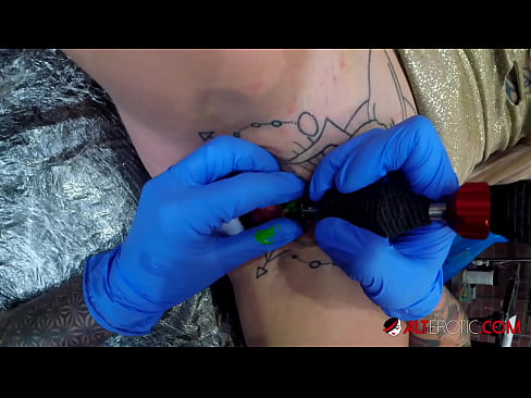 ❤️ La bomba Sully Savage, molt tatuada, es va tatuar al clítoris ❤❌ Putes a nosaltres ca.drpornofilme.ru ❌️❤
